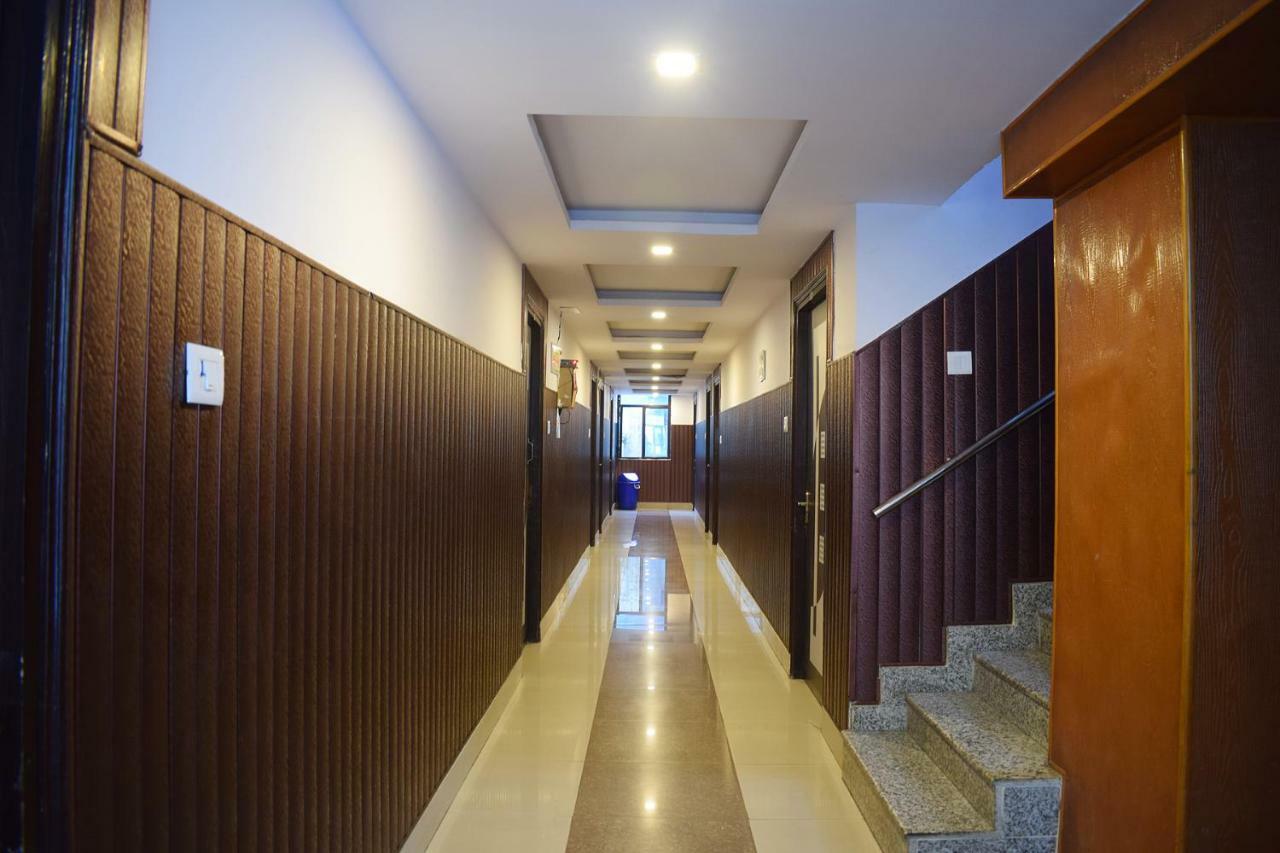 Hotel Thakur Ji Харидвар Экстерьер фото