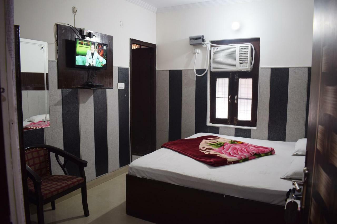 Hotel Thakur Ji Харидвар Экстерьер фото