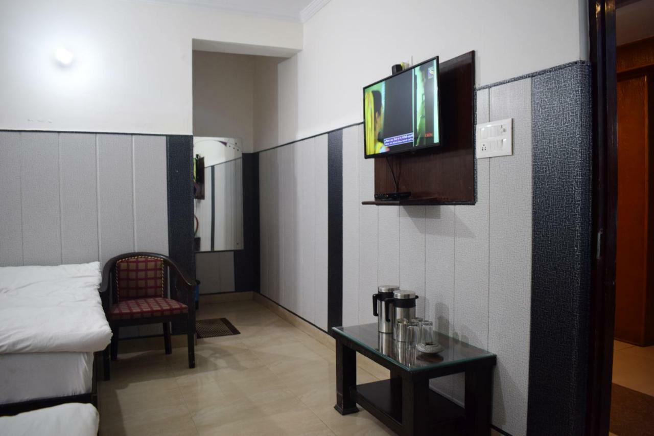 Hotel Thakur Ji Харидвар Экстерьер фото